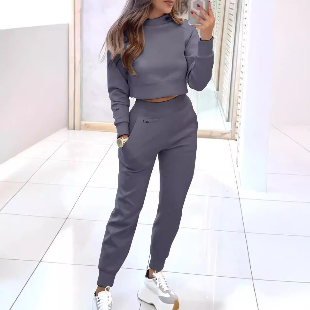 Ensemble Sport Chic à Col Montant et Pantalon Ajusté