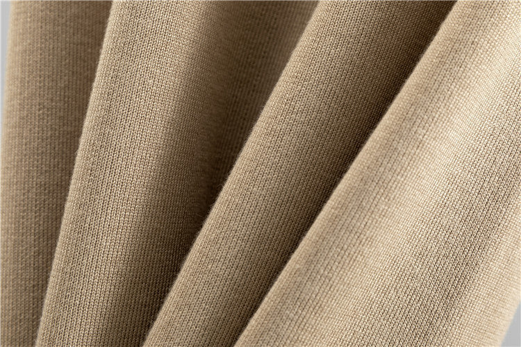 Tailleur Court Tricoté à Col V et Épaules Dégagées