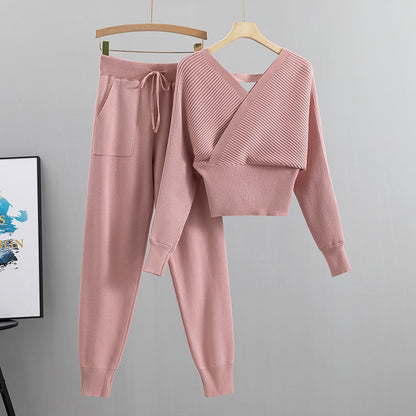 Tailleur Court Tricoté à Col V et Épaules Dégagées