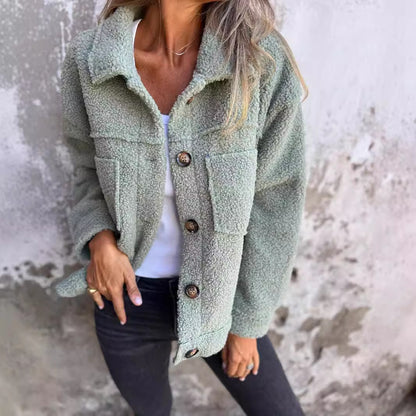Manteau femme en laine d'agneau à col revers